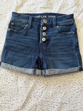 Short denim. Brand: American Eagle Size: 000
